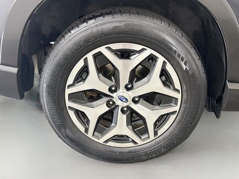 Used 2019 Subaru Forester Premium AWD/4WD image 33