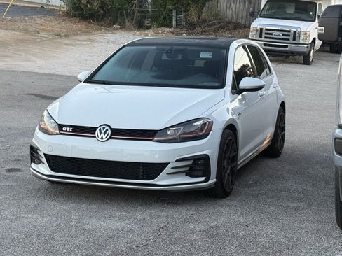 Used 2018 Volkswagen GTI SE FWD image 3