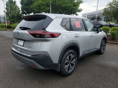 Certified 2023 Nissan Rogue SV FWD image 4