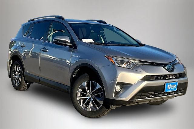 Used 2018 Toyota RAV4 XLE AWD/4WD image 1