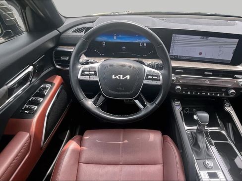 Used 2024 Kia Telluride SX FWD image 6