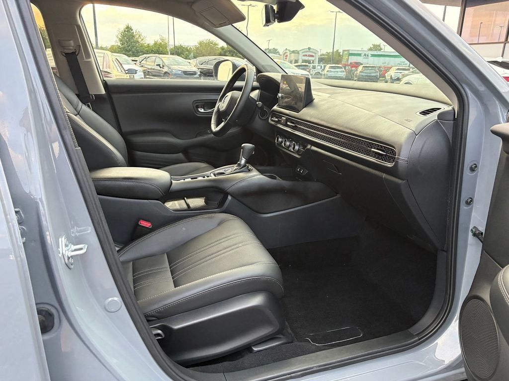 Used 2026 Honda HR-V EX-L image 10