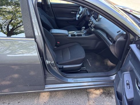 Used 2024 Nissan Sentra SV FWD image 12