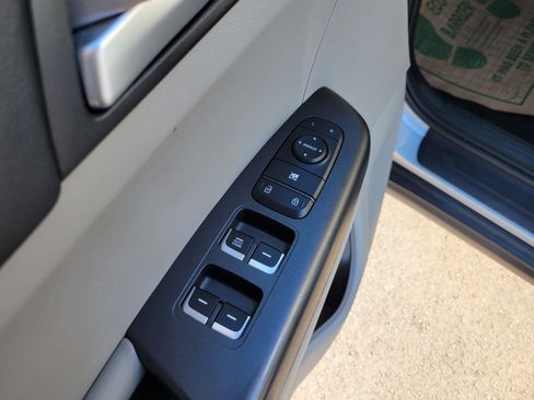 Used 2022 Kia Sportage LX image 23