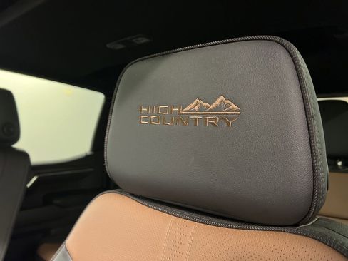 Used 2024 Chevrolet Silverado 1500 High Country w/ High Country Premium Package AWD/4WD image 27