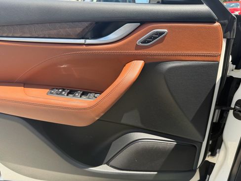 Used 2023 Maserati Levante GT AWD/4WD image 30