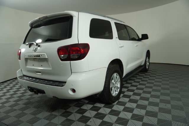 Used 2019 Toyota Sequoia SR5 AWD/4WD image 7