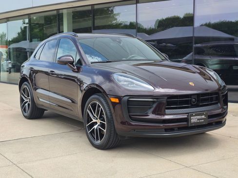 Certified 2024 Porsche Macan AWD/4WD image 7