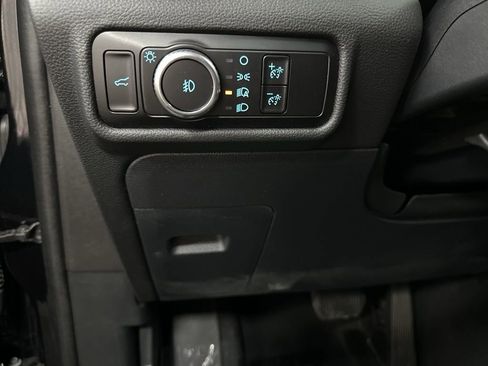 Used 2023 Ford Explorer XLT w/ Equipment Group 202A AWD/4WD image 36