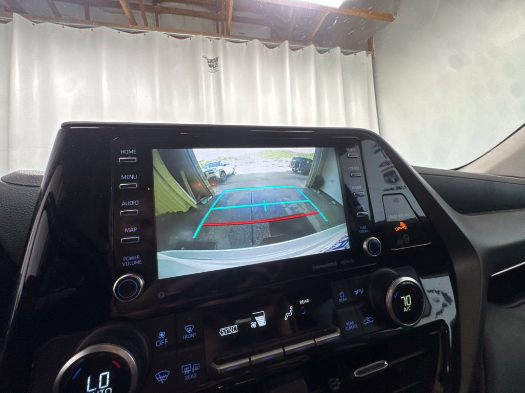 Used 2021 Toyota Highlander LE AWD/4WD image 27