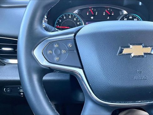 Used 2023 Chevrolet Traverse LT image 14