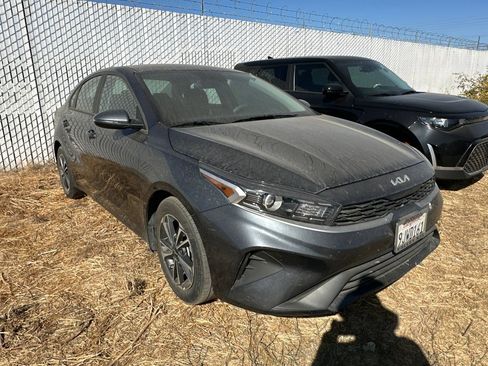 Used 2024 Kia Forte LXS w/ LXS Technology Package FWD image 2