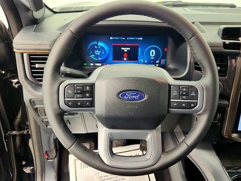 Used 2025 Ford F150 Lightning Lariat image 14