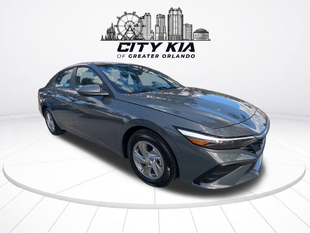 Used 2026 Hyundai Elantra SE FWD image 8