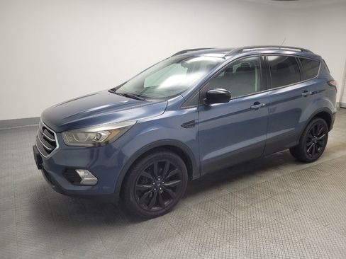 Used 2018 Ford Escape SE w/ SE Sport Appearance Package FWD image 2