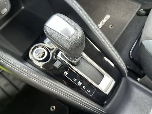 Used 2019 Nissan Kicks SR FWD image 22