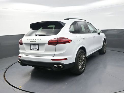 Used 2017 Porsche Cayenne S Platinum AWD/4WD image 9
