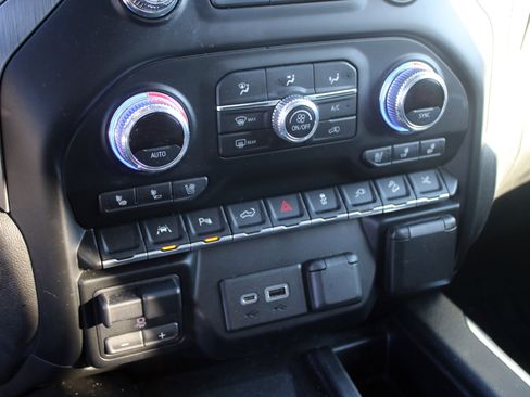 Used 2022 GMC Sierra 1500 Denali w/ Denali Reserve Package image 15