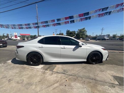 Used 2022 Toyota Camry XSE FWD image 4