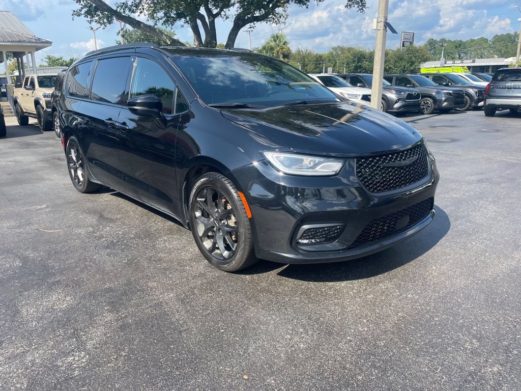 Used 2025 Chrysler Pacifica Limited FWD image 8