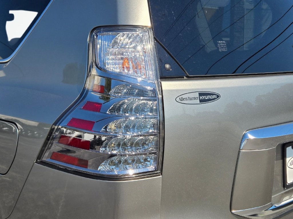 Used 2023 Lexus GX 460 Luxury w/ Accessory Package AWD/4WD image 7