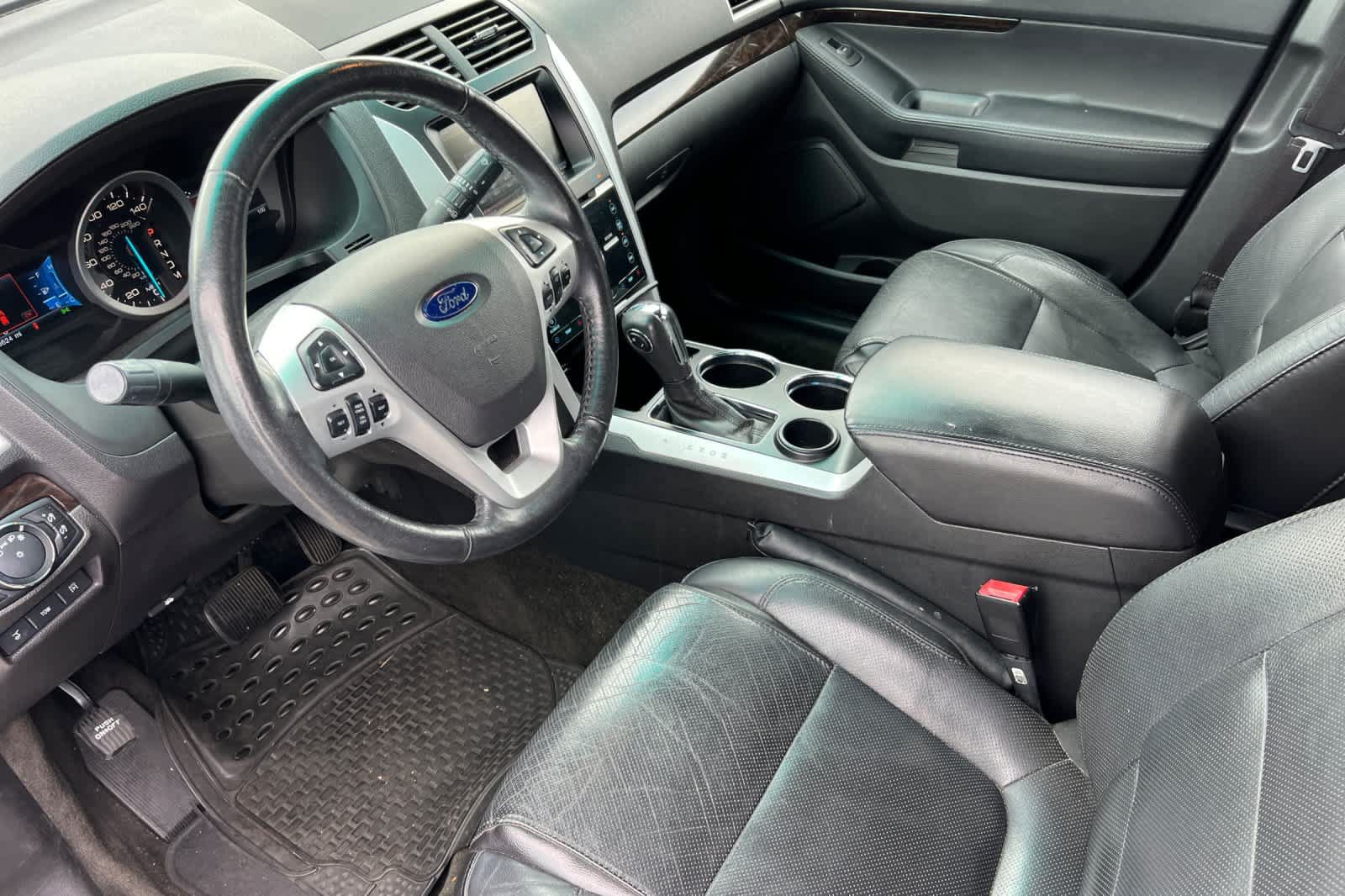 Used 2014 Ford Explorer Limited w/ Equipment Group 302A FWD image 9