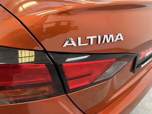 Used 2020 Nissan Altima 2.5 SR w/ Premium Package FWD image 10