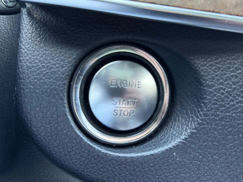 Used 2014 Mercedes-Benz E 350 4MATIC Sedan image 21