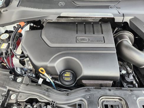 New 2025 Land Rover Discovery Sport Dynamic SE image 32