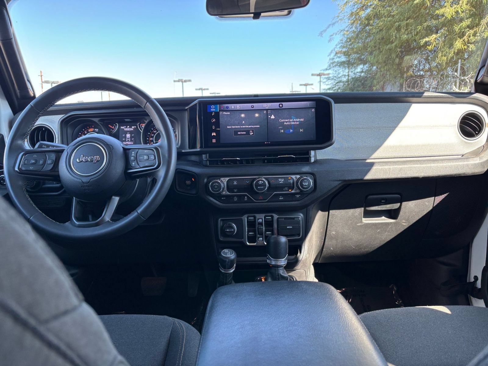 Used 2025 Jeep Wrangler Unlimited Sport AWD/4WD image 31