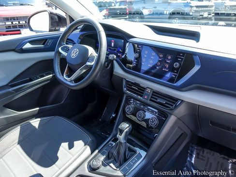 Used 2023 Volkswagen Taos SE image 23