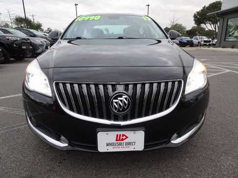 Used 2017 Buick Regal Sport Touring image 9