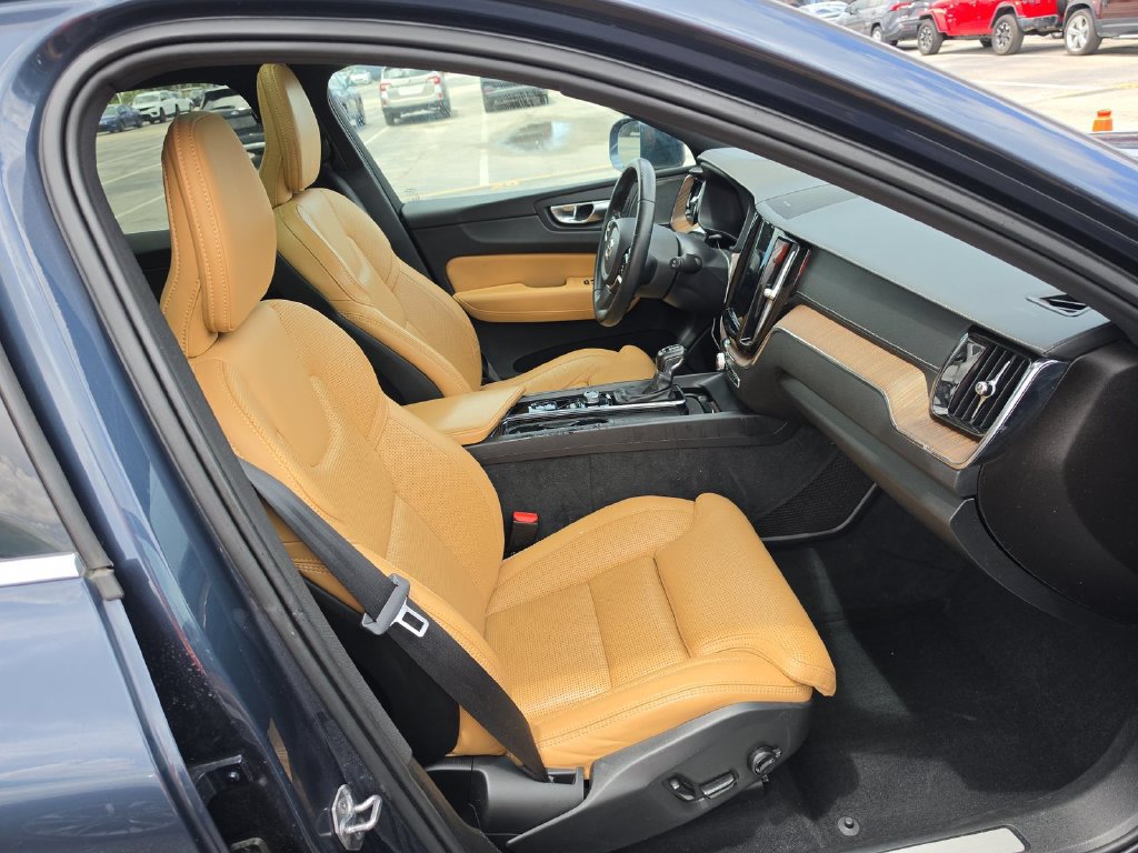 Used 2021 Volvo XC60 T5 Inscription w/ Advanced Package FWD image 5