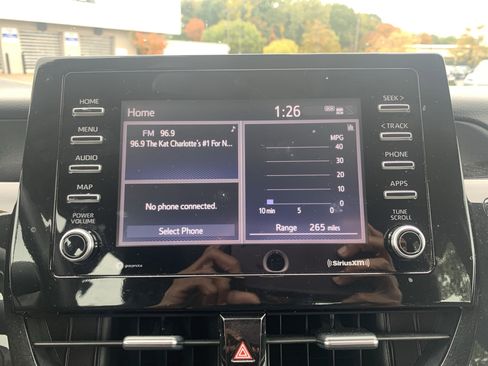 Used 2022 Toyota Camry LE image 24