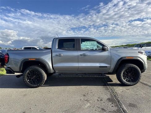 New 2026 GMC Canyon Elevation w/ LPO, Black Badging Package image 3