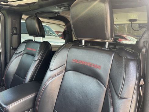 Used 2019 Jeep Wrangler Rubicon w/ Uconnect 4C Nav & Sound Group image 14