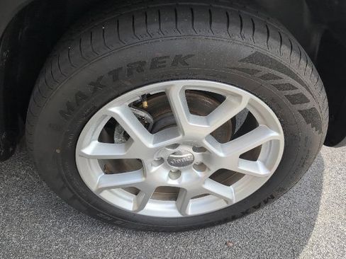 Used 2019 Jeep Renegade Latitude FWD image 5