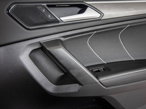 Certified 2023 Volkswagen Tiguan SE R-Line FWD image 18