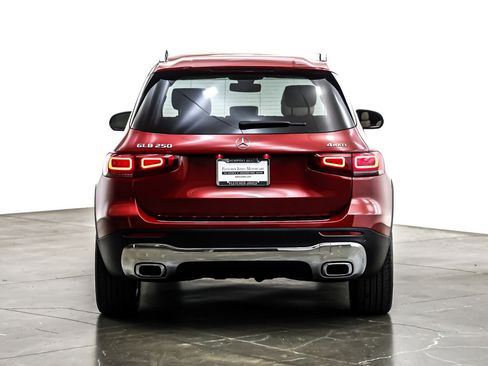 Used 2021 Mercedes-Benz GLB 250 4MATIC image 5