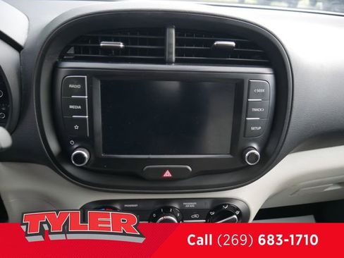 Used 2022 Kia Soul LX image 29