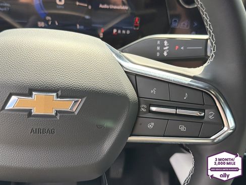 Used 2026 Chevrolet Equinox EV LT w/ Convenience Package II FWD image 18