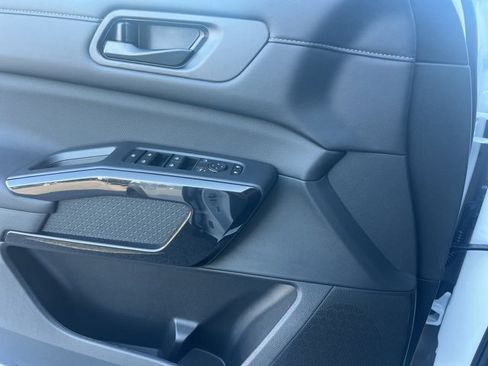 New 2026 Nissan Pathfinder SV image 6