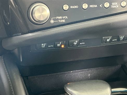 Used 2024 Lexus ES 300h w/ Premium Package image 19