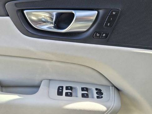 Certified 2023 Volvo XC60 B5 Plus AWD/4WD image 26