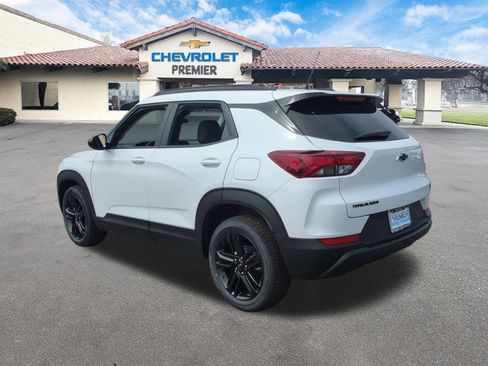 New 2026 Chevrolet TrailBlazer LT w/ Midnight Edition FWD image 6