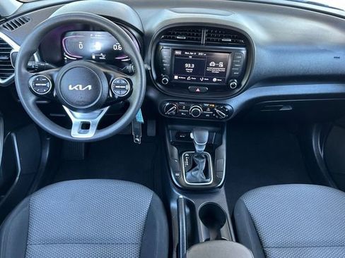 Used 2023 Kia Soul LX w/ LX Technology Package FWD image 14
