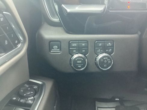 New 2026 GMC Sierra 2500 SLT w/ SLT Premium Package AWD/4WD image 33