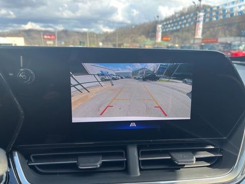 Used 2025 Chevrolet Trax RS w/ Sunroof Package image 33