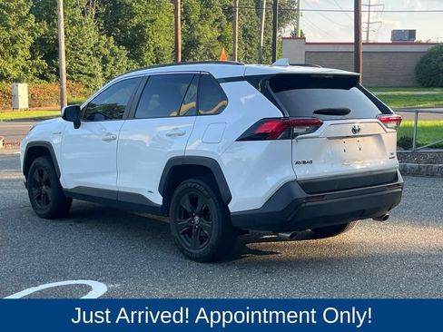 Used 2021 Toyota RAV4 XLE w/ Convenience Package AWD/4WD image 5