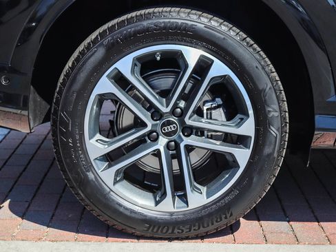 Certified 2025 Audi Q5 Premium AWD/4WD image 9